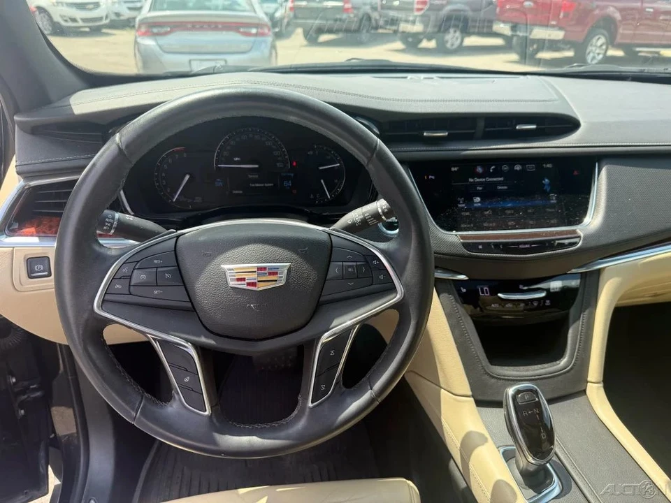 2017 Cadillac XT5 - Image 18 of 21