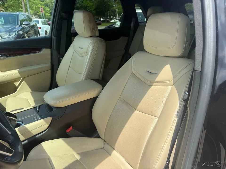 2017 Cadillac XT5 - Image 14 of 21