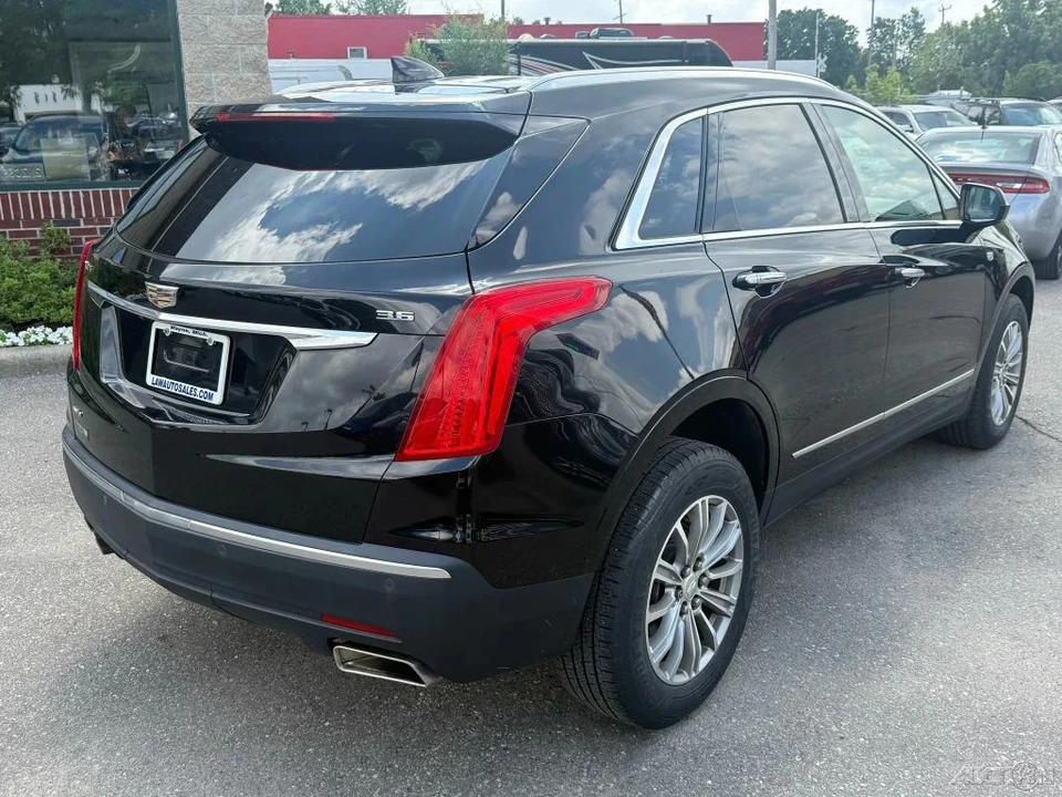 2017 Cadillac XT5 - Image 5 of 12