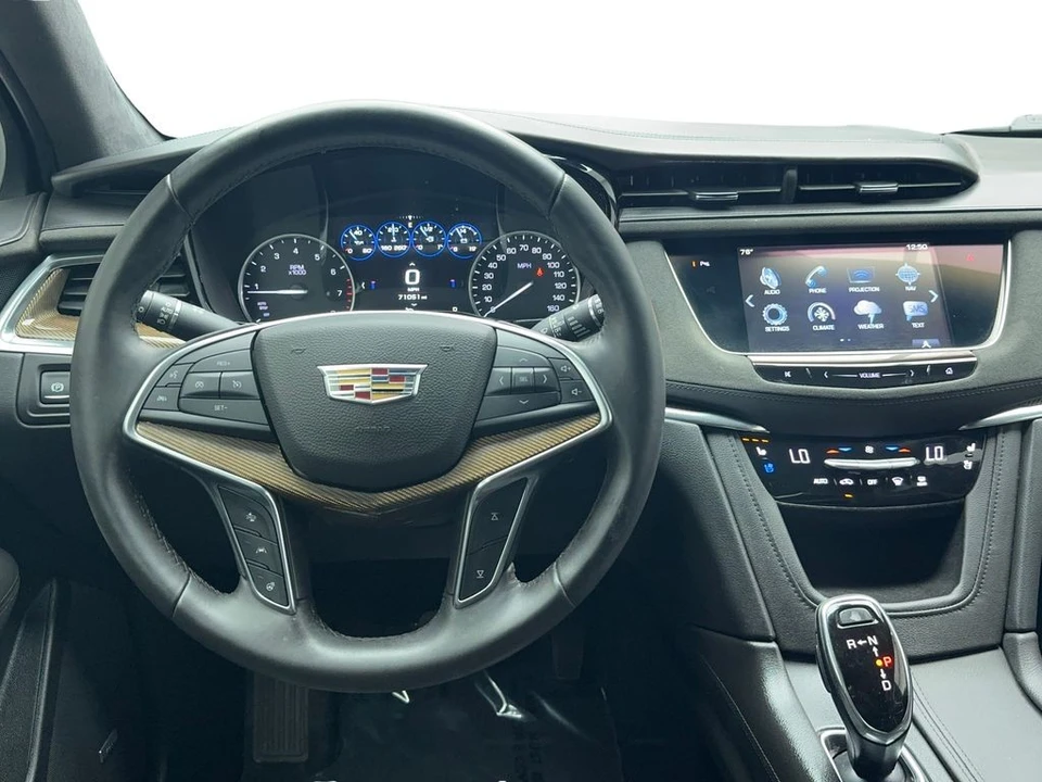 2017 Cadillac XT5 - Image 16 of 21