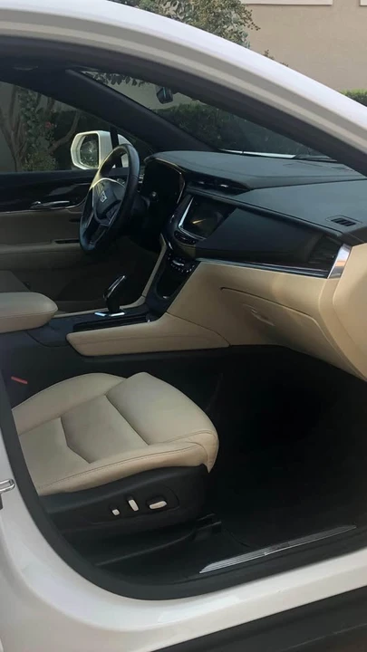 2017 Cadillac XT5 - Image 8 of 9