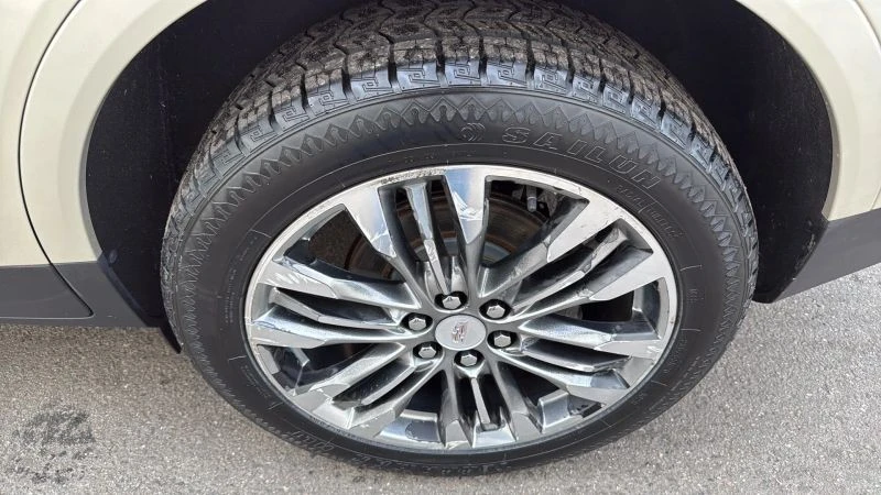 2017 Cadillac XT5 - Image 9 of 12