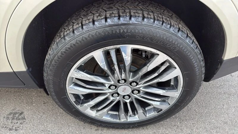 2017 Cadillac XT5 - Image 9 of 12