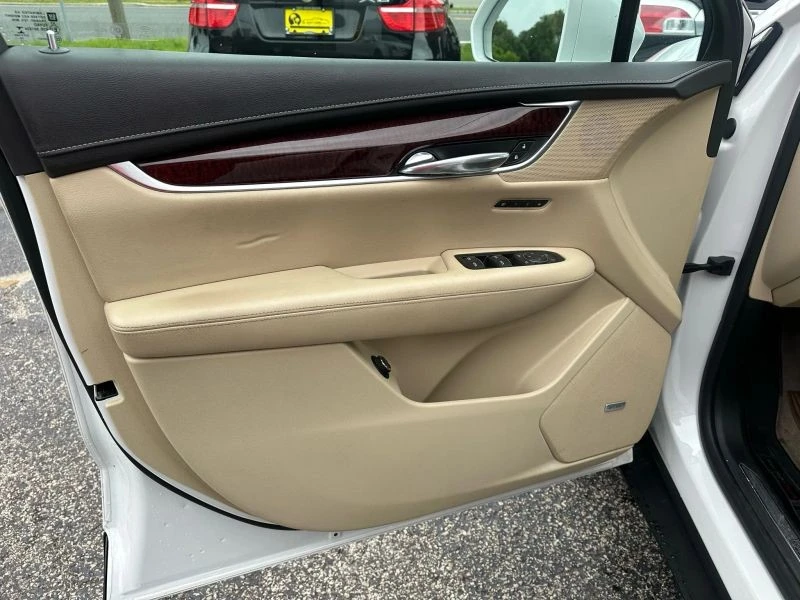 2017 Cadillac XT5 - Image 9 of 12