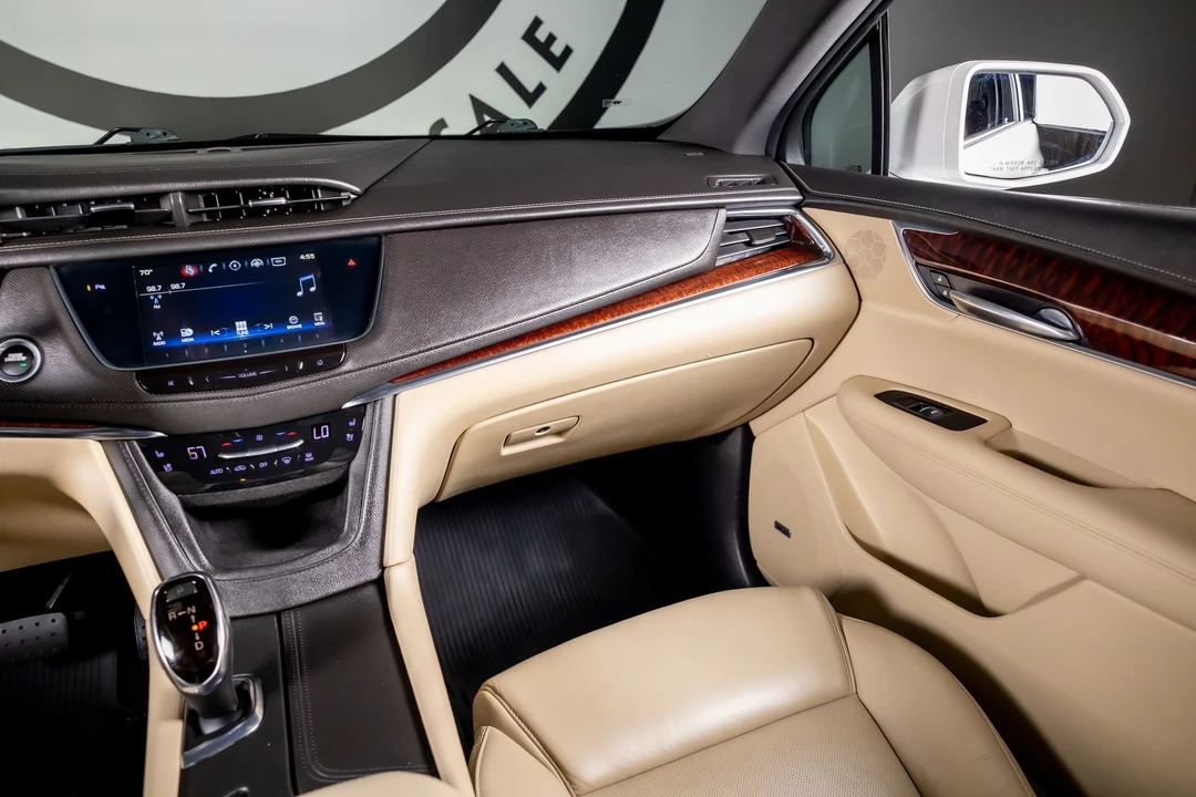 2017 Cadillac XT5 - Image 8 of 12