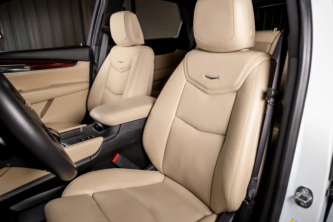 2017 Cadillac XT5 - Image 5 of 12