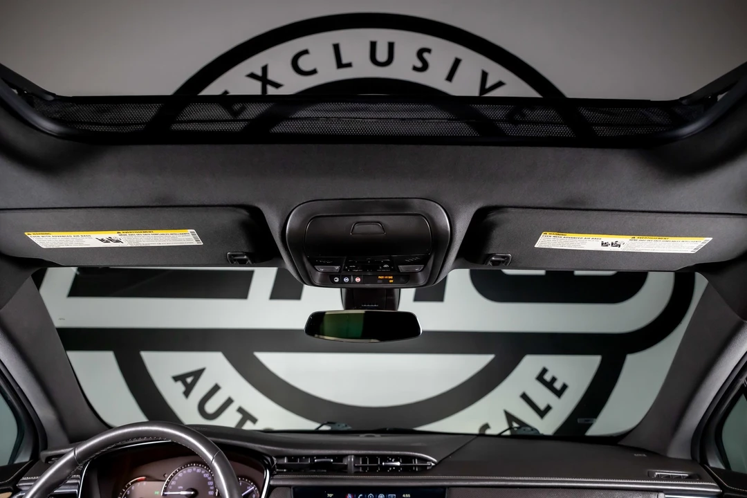 2017 Cadillac XT5 - Image 10 of 12