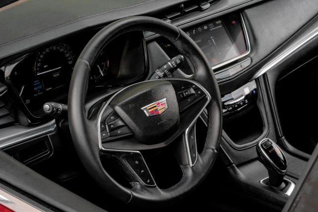 2017 Cadillac XT5 - Image 17 of 21