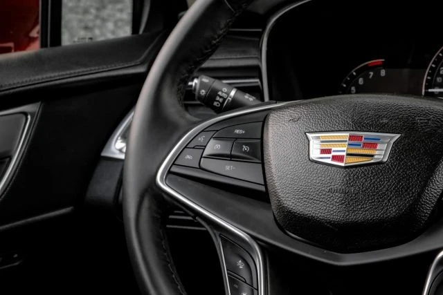 2017 Cadillac XT5 - Image 18 of 21