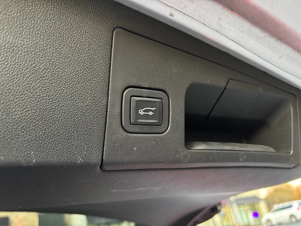 2017 Cadillac XT5 - Image 13 of 20