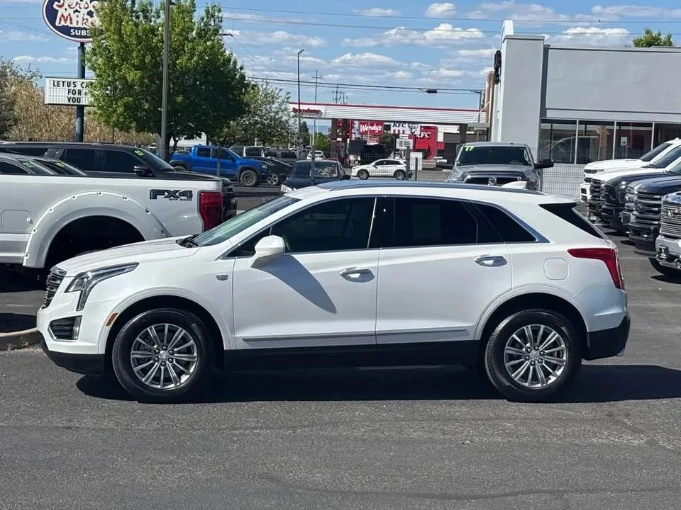 2017 Cadillac XT5 - Image 2 of 16