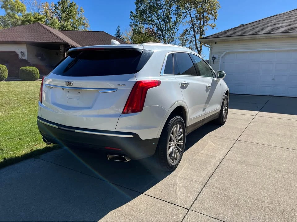 2017 Cadillac XT5 - Image 2 of 10