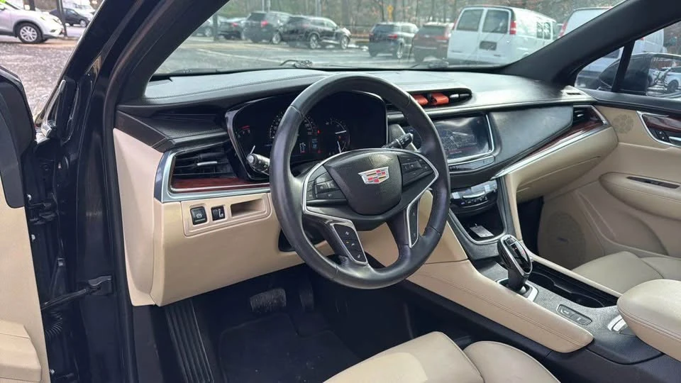 2017 Cadillac XT5 - Image 16 of 19