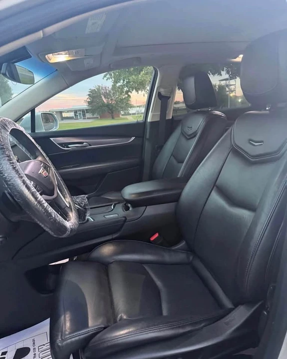 2017 Cadillac CT5 - Image 5 of 6