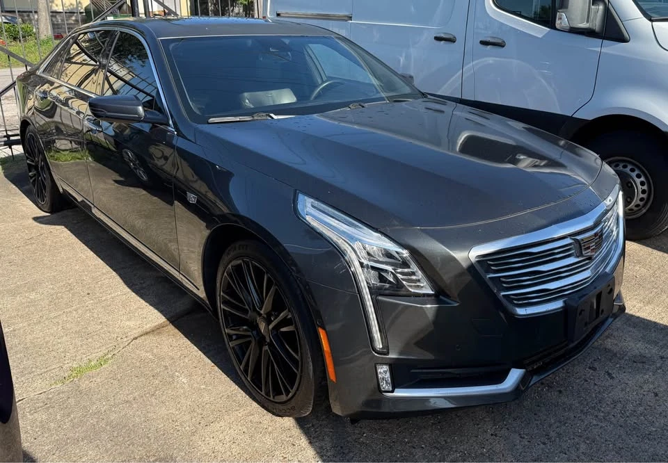 2017 Cadillac CT6 - Image 4 of 10
