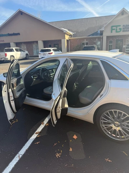 2017 Cadillac CT6 - Image 6 of 10