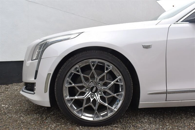 2017 Cadillac CT6 - Image 8 of 18