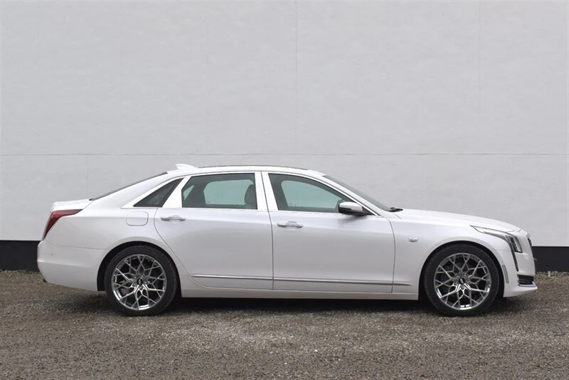2017 Cadillac CT6 - Image 4 of 18