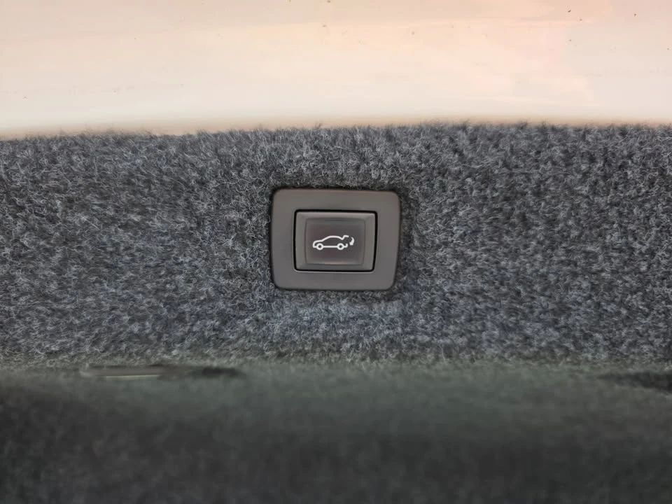 2017 Cadillac CT6 - Image 11 of 20