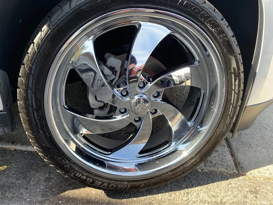 2017 Cadillac Escalade 4th Gen - Image 2 of 4