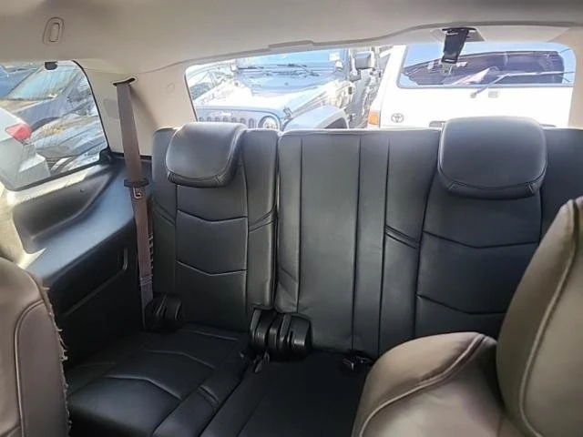 2017 Cadillac Escalade 4th Gen - Image 7 of 8