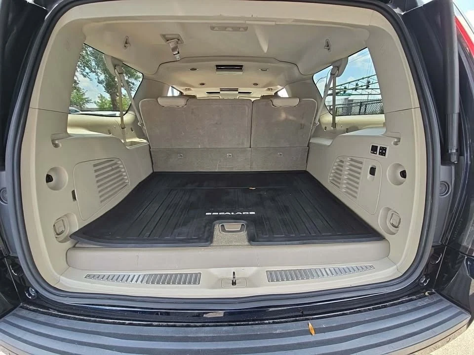 2017 Cadillac Escalade 4th Gen - Image 9 of 10
