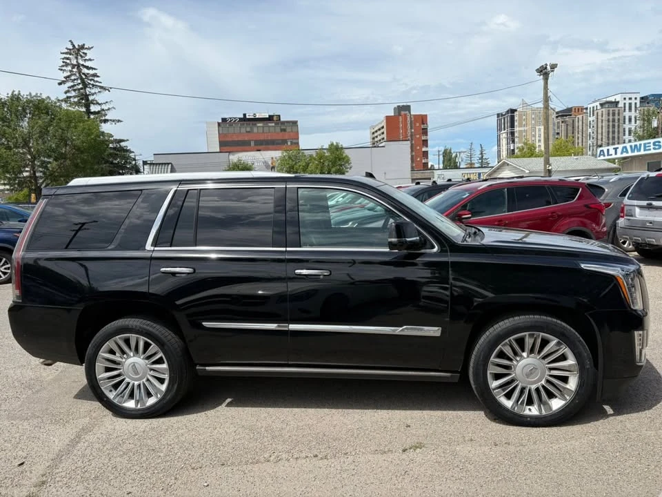 2017 Cadillac Escalade 4th Gen - Image 2 of 15