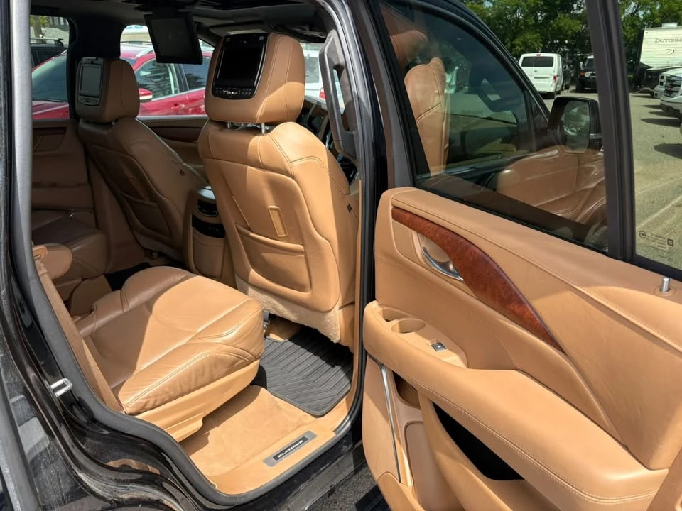 2017 Cadillac Escalade 4th Gen - Image 13 of 15