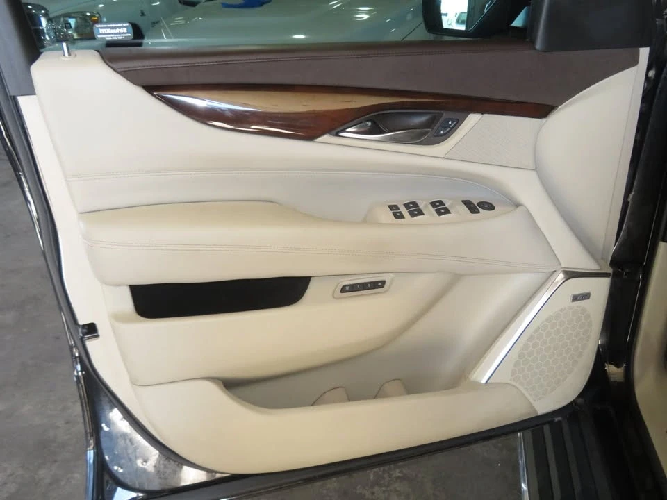 2017 Cadillac Escalade 4th Gen - Image 15 of 20