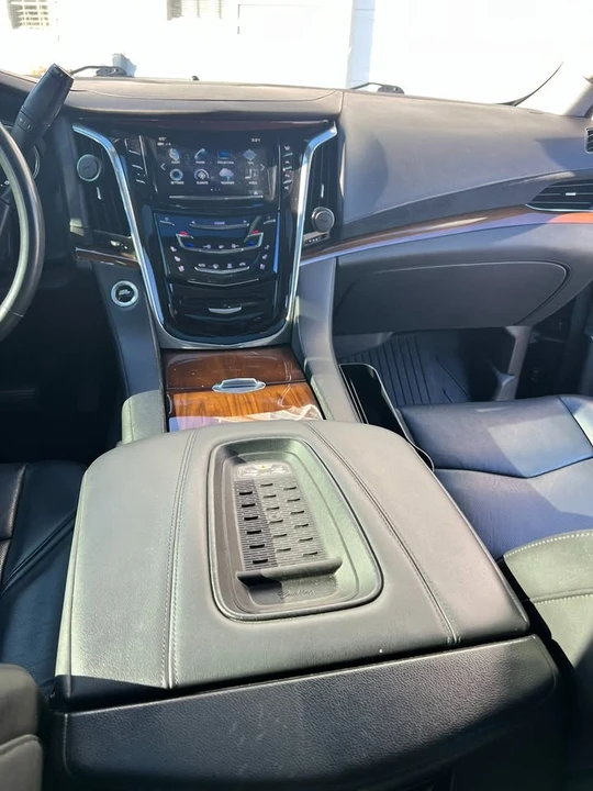 2017 Cadillac Escalade 4th Gen - Image 3 of 14