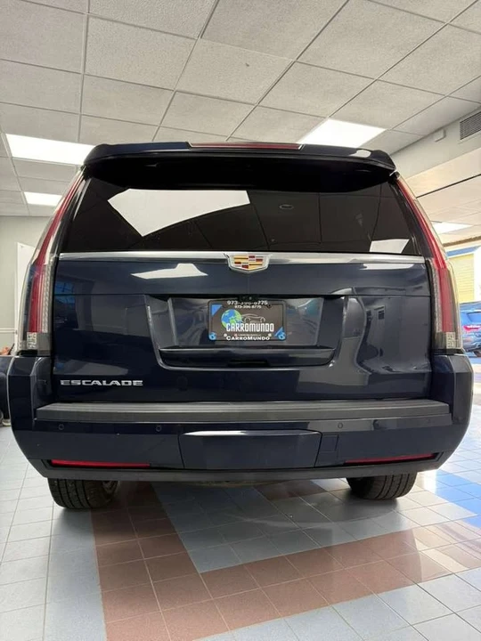2017 Cadillac Escalade 4th Gen - Image 5 of 12