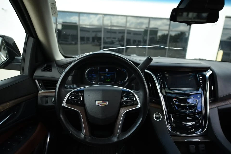 2017 Cadillac Escalade 4th Gen - Image 17 of 18