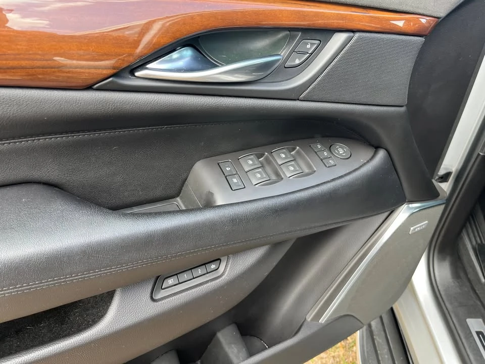 2017 Cadillac Escalade 4th Gen - Image 11 of 20