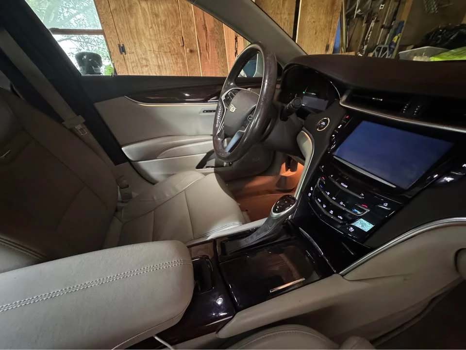 2017 Cadillac SRX - Image 8 of 16