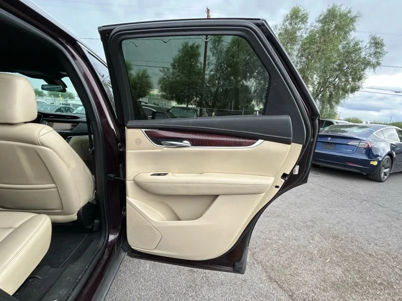 2017 Cadillac XT5 - Image 11 of 13