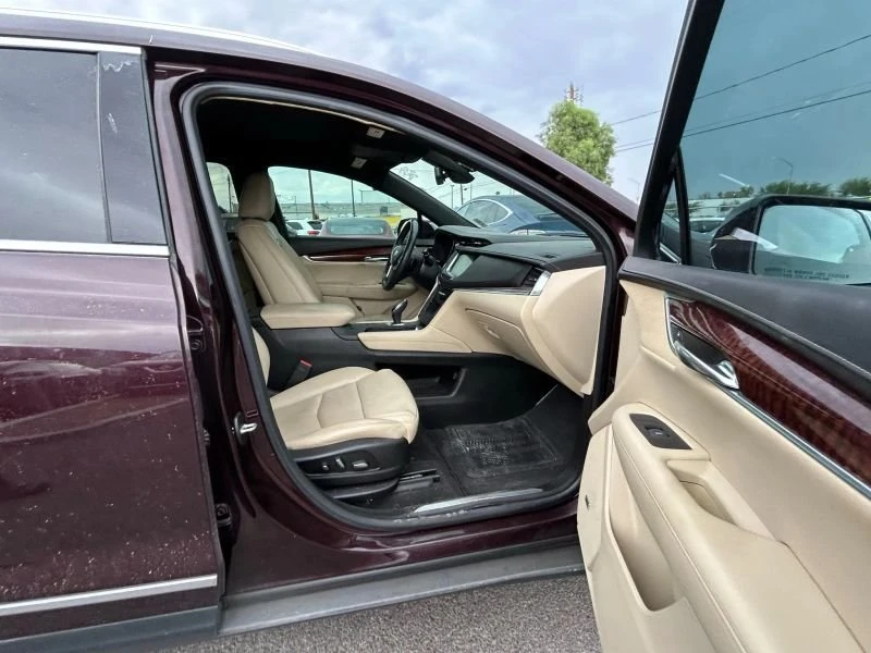 2017 Cadillac XT5 - Image 10 of 13