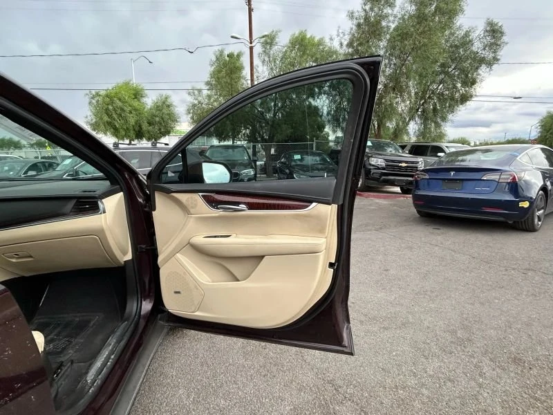 2017 Cadillac XT5 - Image 9 of 13