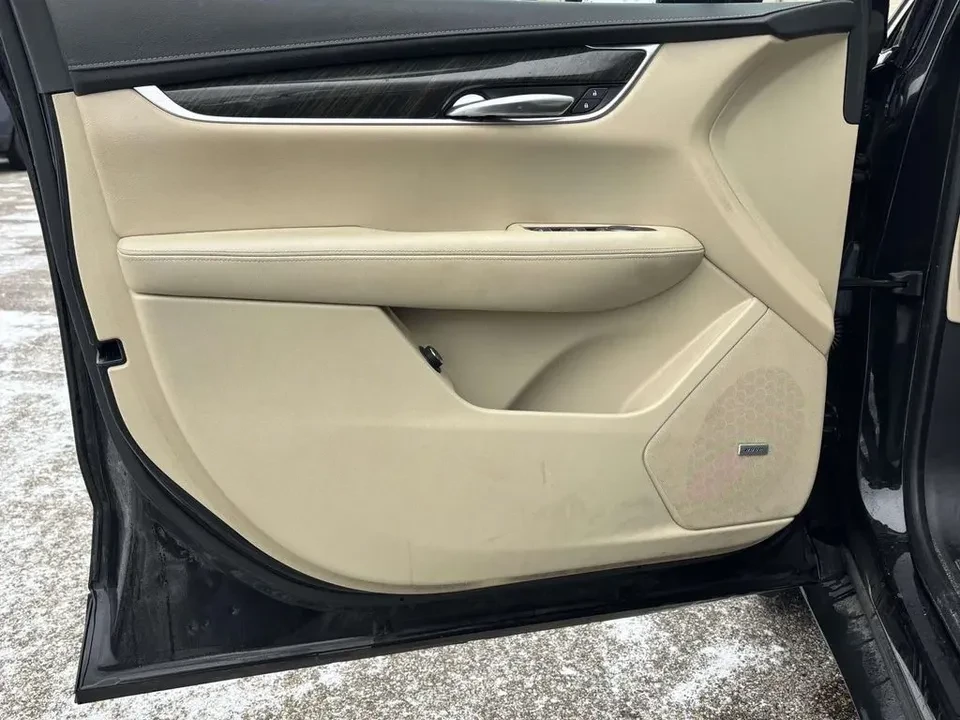 2017 Cadillac XT5 - Image 12 of 20