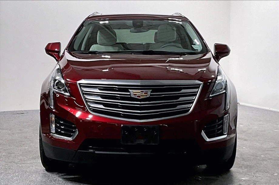 2017 Cadillac XT5 - Image 2 of 10