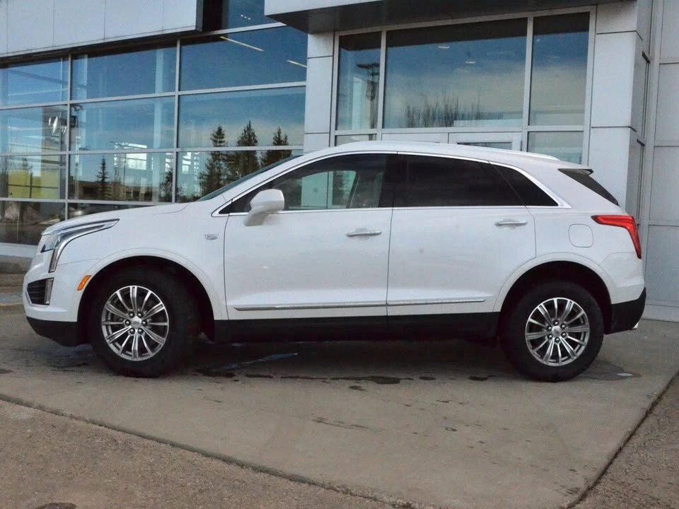 2017 Cadillac XT5 - Image 2 of 18