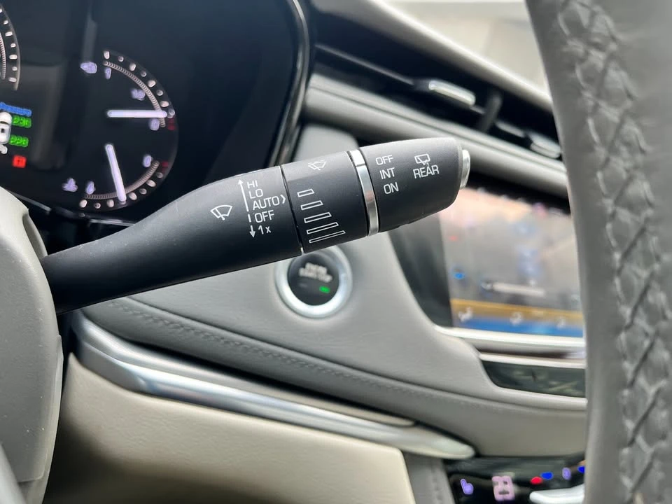 2017 Cadillac XT5 - Image 8 of 18