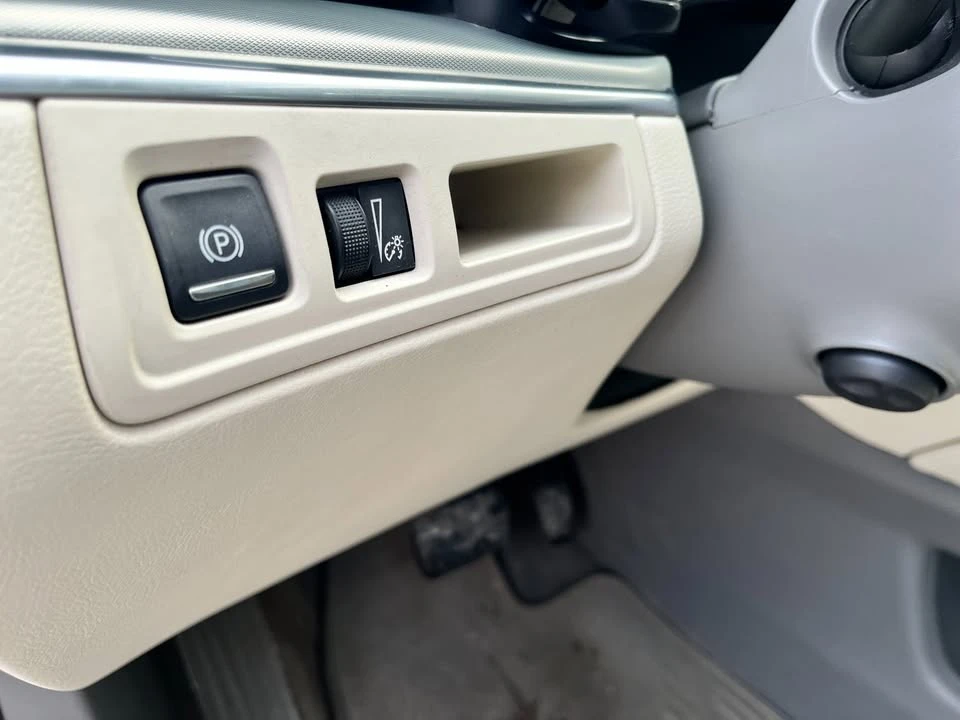 2017 Cadillac XT5 - Image 6 of 18