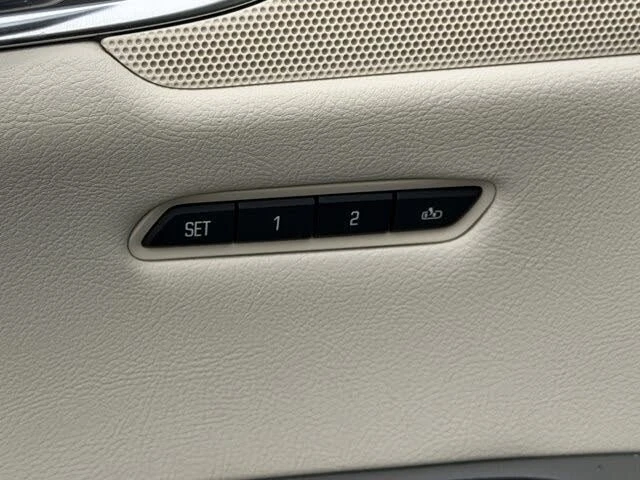 2017 Cadillac XT5 - Image 17 of 19