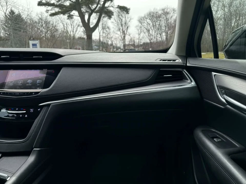 2017 Cadillac XT5 - Image 17 of 20