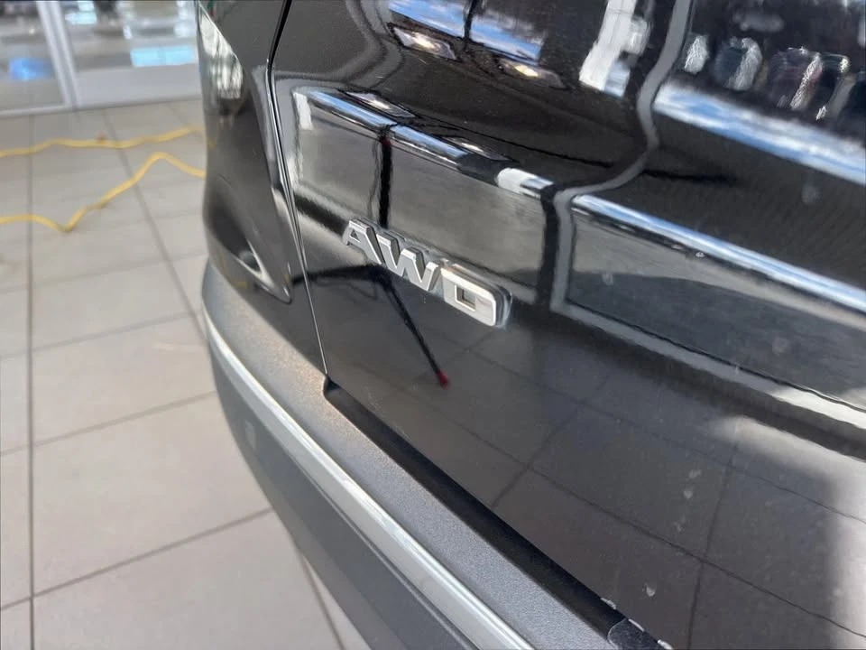 2017 Cadillac XT5 - Image 5 of 12