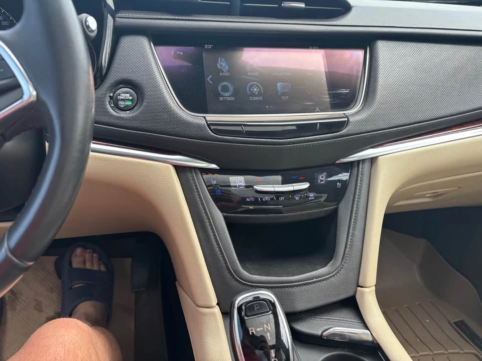 2017 Cadillac XT5 - Image 11 of 12