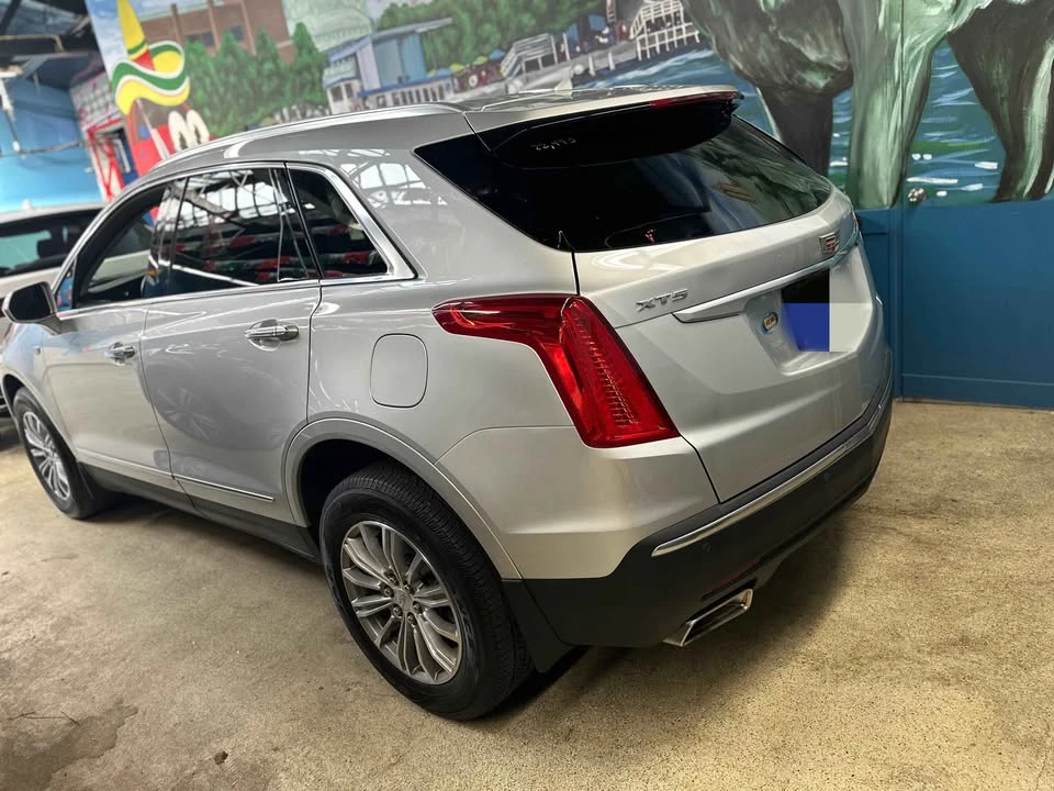 2017 Cadillac XT5 - Image 2 of 2