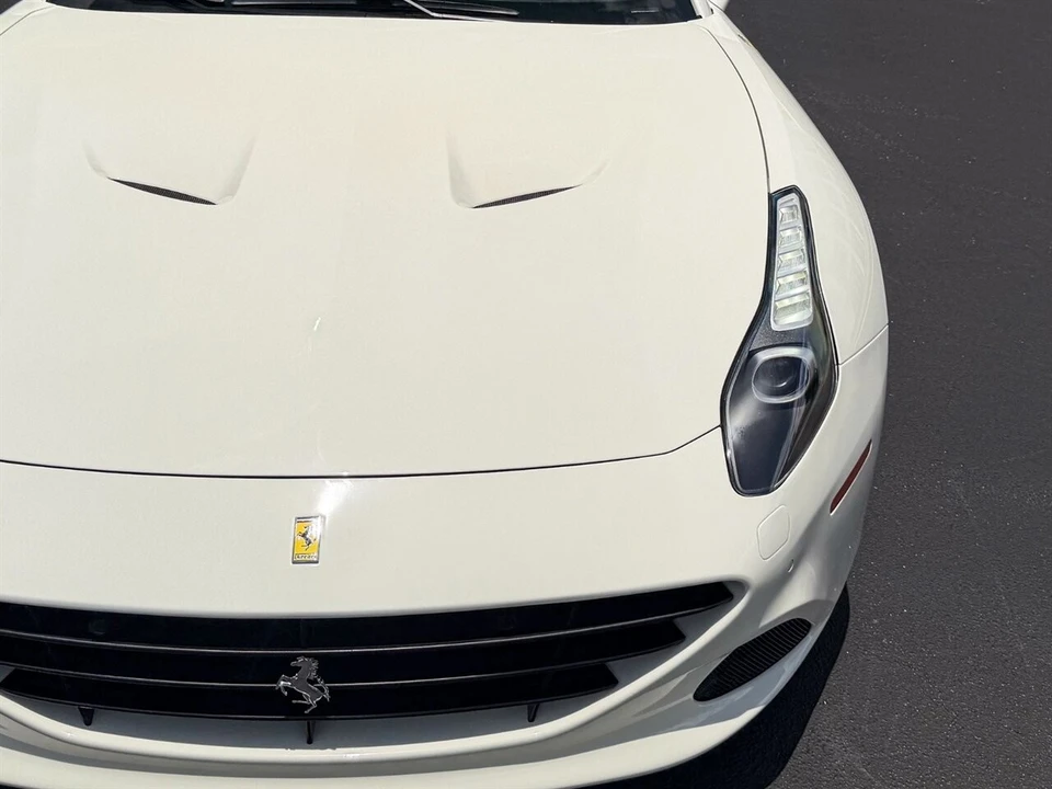 2017 Ferrari California T - Image 4 of 4