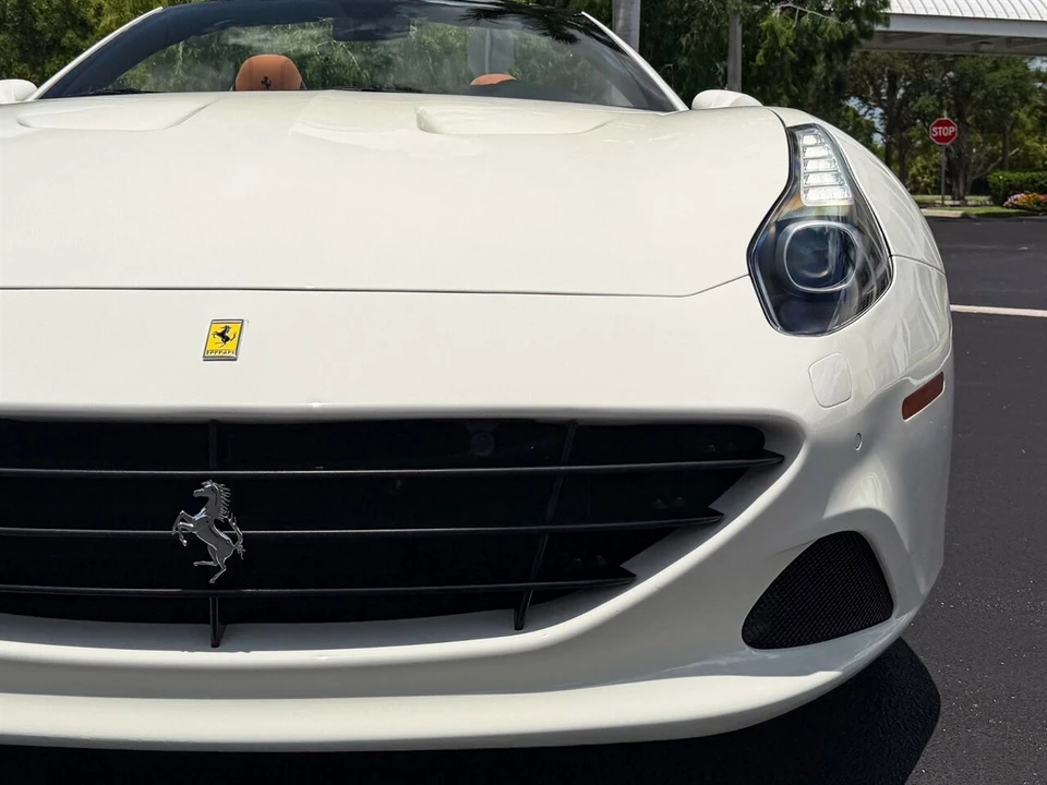 2017 Ferrari California T - Image 3 of 4