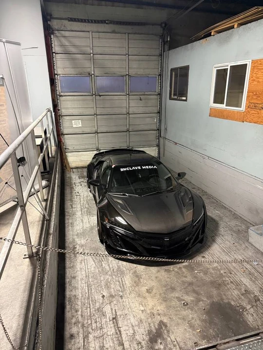 2017 Acura NC1 NSX - Image 2 of 11